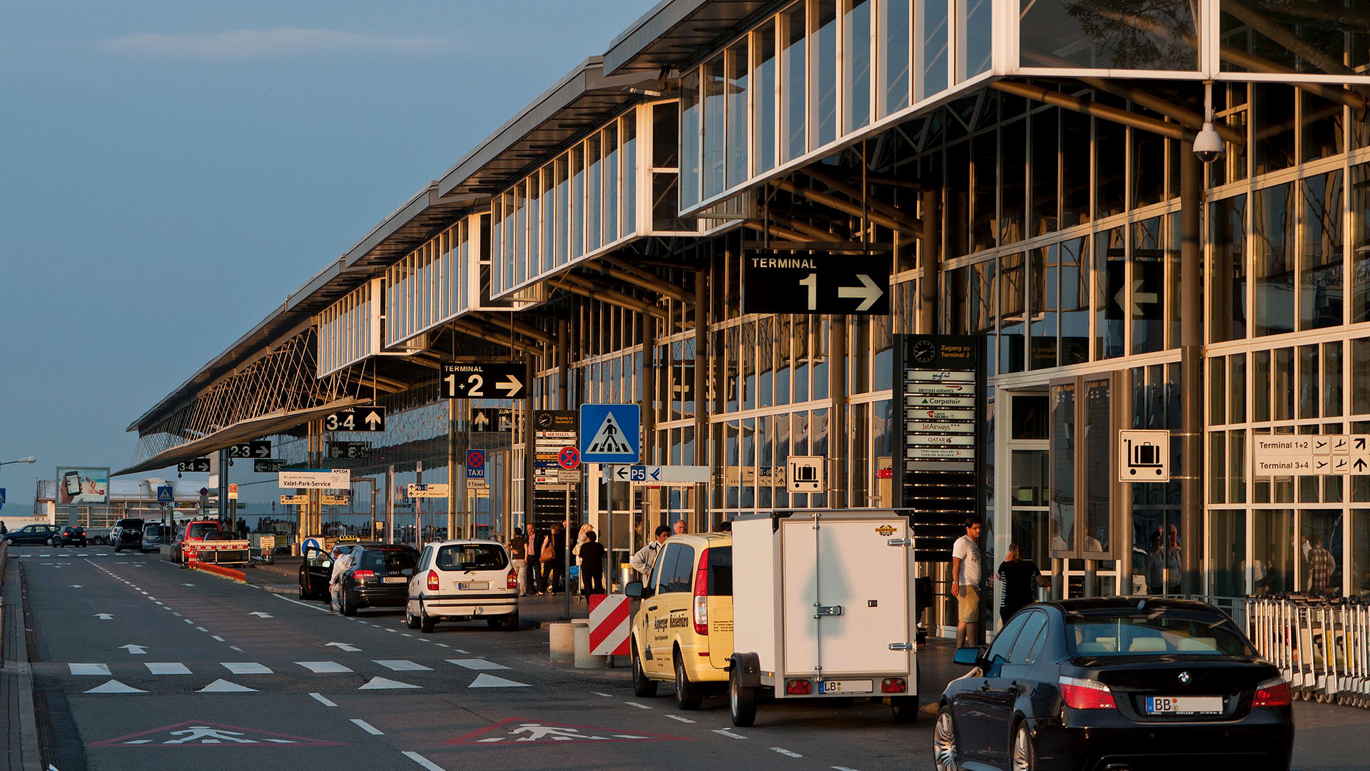 Why Private Airport Transfers Reduce Travel Delays in Grand Rapids